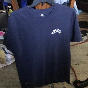 Nike SB shirt size medium